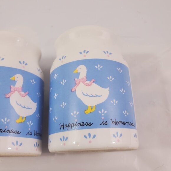 VTG 1987 HAPPINESS IS HOMEMADE Geese 2 Piece Ceramic Salt & Pepper Shaker Set - Picture 6 of 15